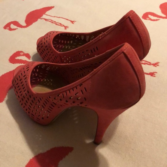 Heels - Picture 3 of 3